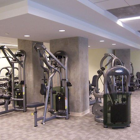 Crystal Quarters Furnished Apartments At The Gramercy Arlington Exterior photo