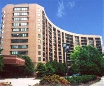 Crystal Quarters Furnished Apartments At The Gramercy Arlington Exterior photo