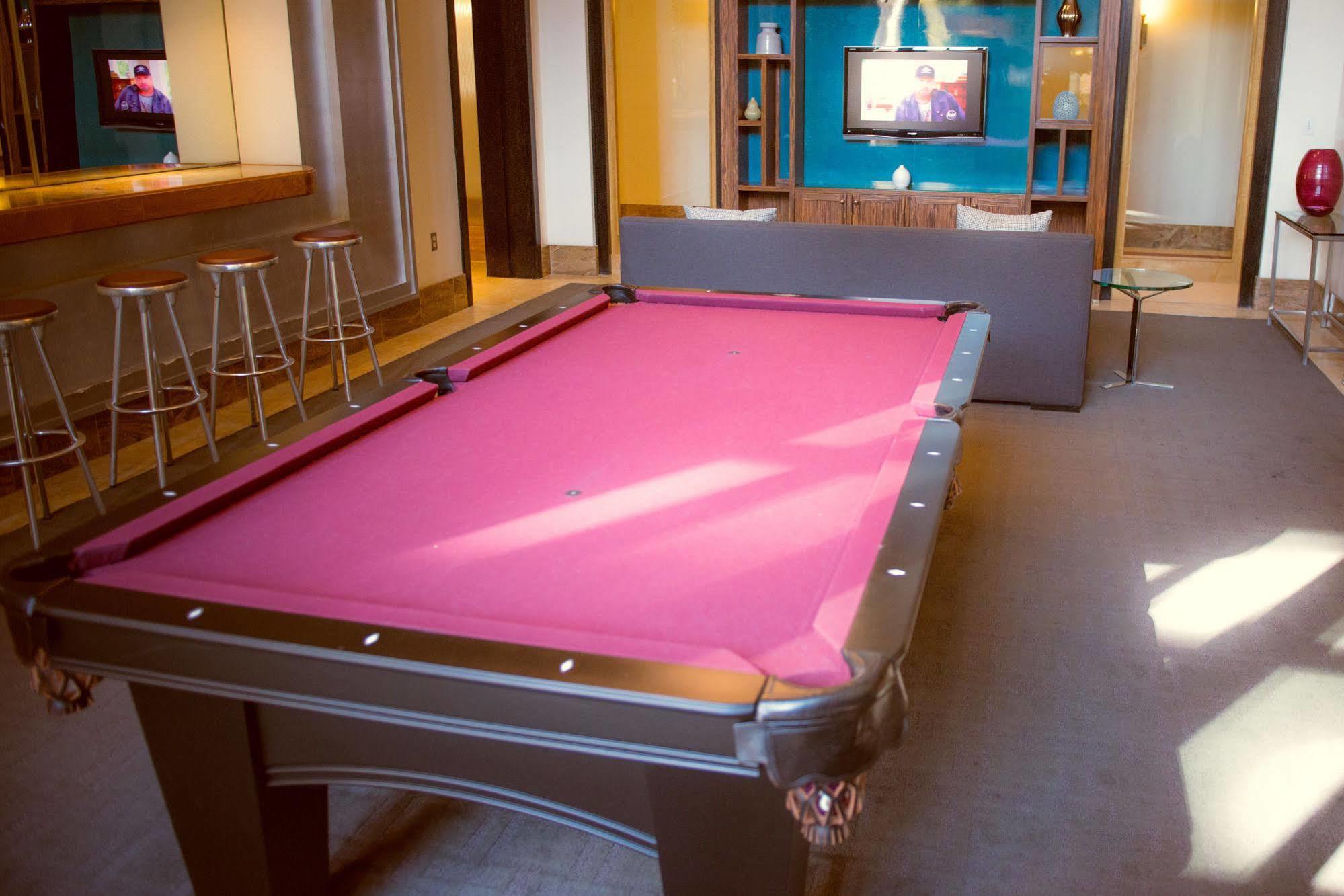 Crystal Quarters Furnished Apartments At The Gramercy Arlington Exterior photo