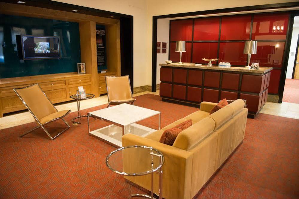 Crystal Quarters Furnished Apartments At The Gramercy Arlington Exterior photo
